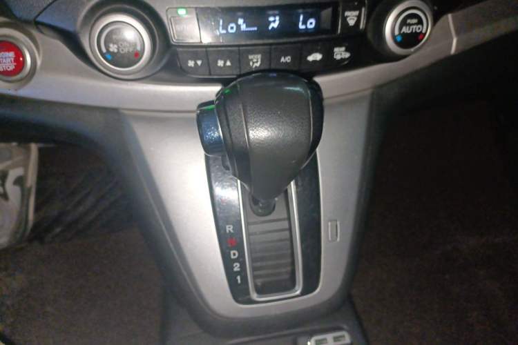 Used Honda CR-V 2013 2.4L four-wheel drive luxury version Gear Lever