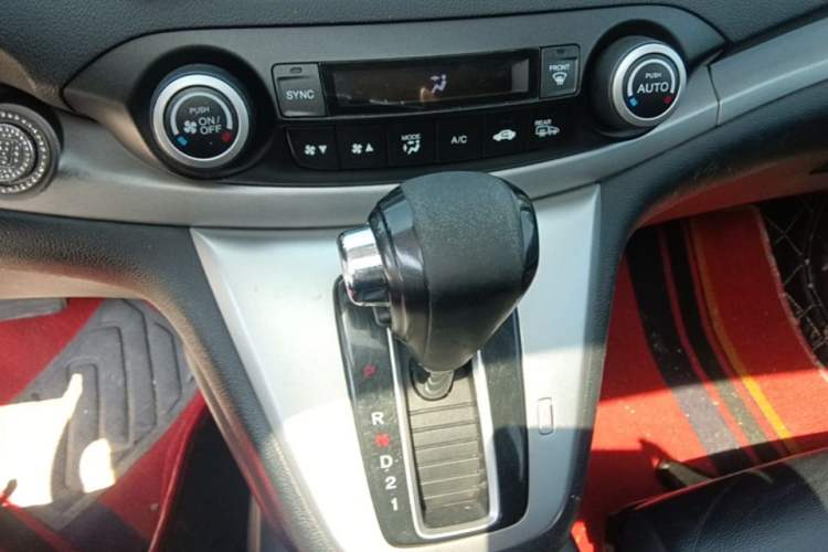 Used Honda CR-V 2013 2.4L two-wheel drive luxury version Gear Lever