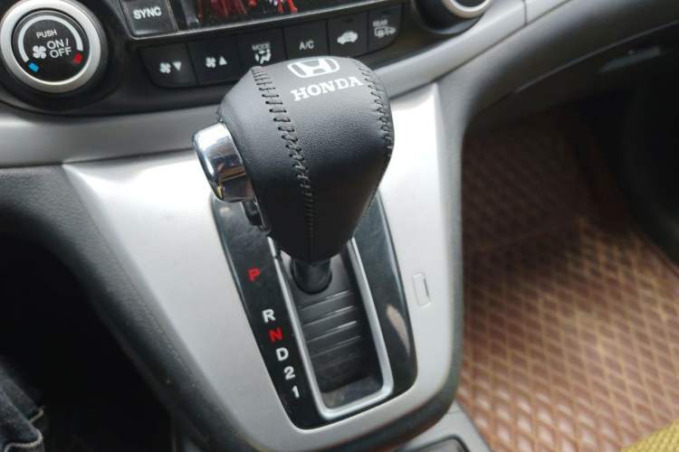 Used Honda CR-V 2013 2.4L two-wheel drive luxury version Gear Lever