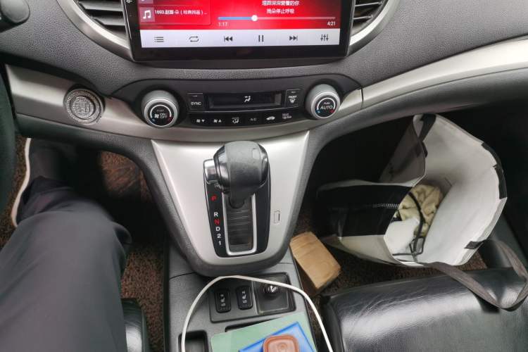 Used Honda CR-V 2013 2.4L four-wheel drive luxury version Gear Lever