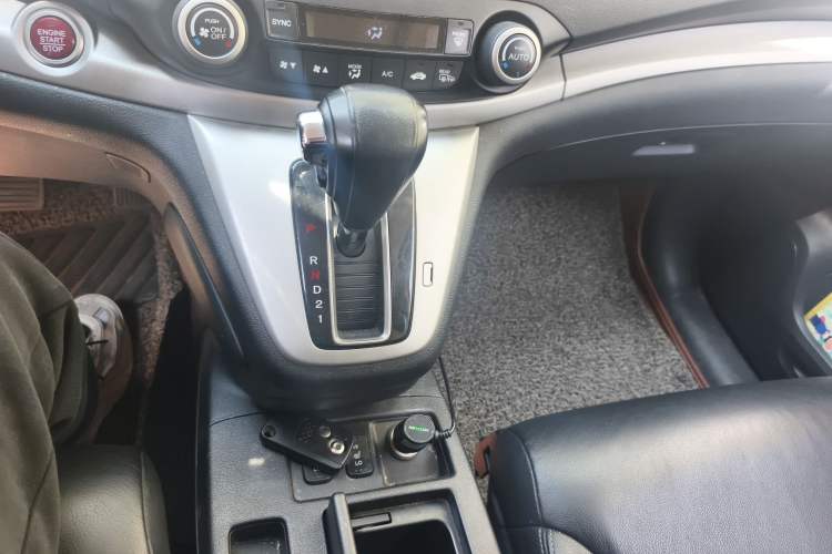 Used Honda CR-V 2013 2.4L two-wheel drive luxury version Gear Lever