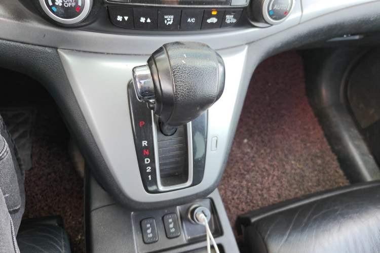 Used Honda CR-V 2013 2.4L two-wheel drive luxury version Gear Lever