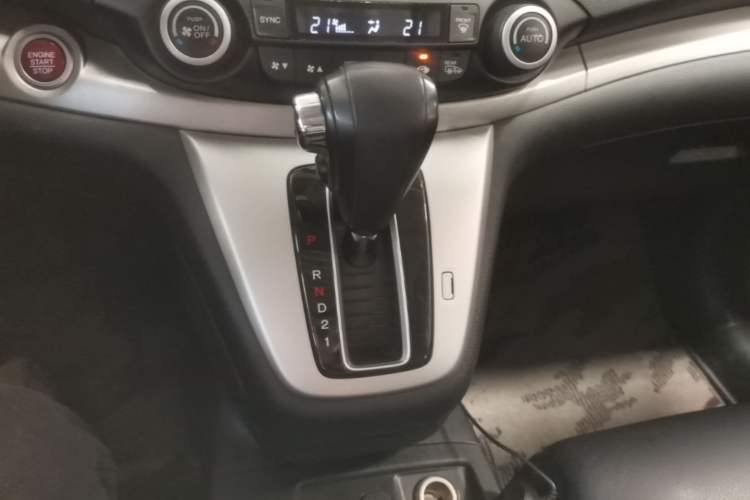 Used Honda CR-V 2013 2.4L four-wheel drive luxury version Gear Lever