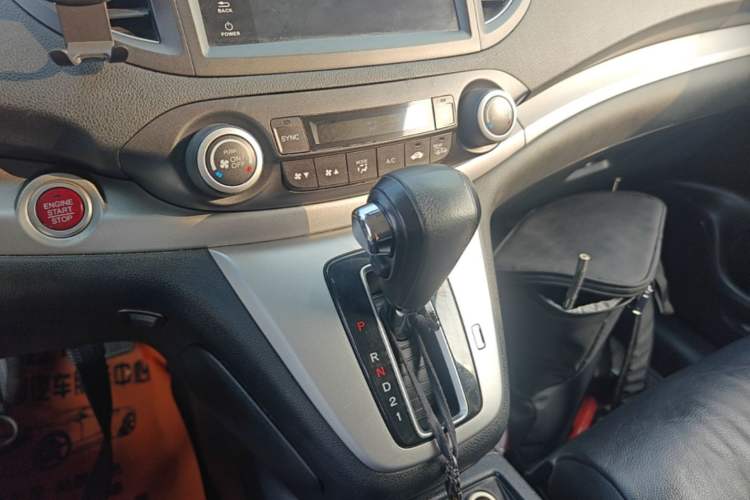 Used Honda CR-V 2013 2.4L four-wheel drive luxury version Gear Lever