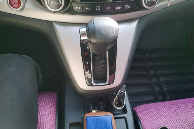 Used Honda CR-V 2013 2.4L four-wheel drive luxury version Gear Lever
