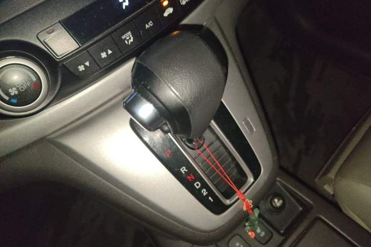 Used Honda CR-V 2013 2.4L two-wheel drive luxury version Gear Lever