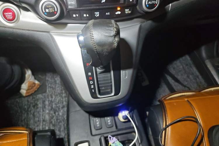 Used Honda CR-V 2013 2.4L two-wheel drive luxury version Gear Lever