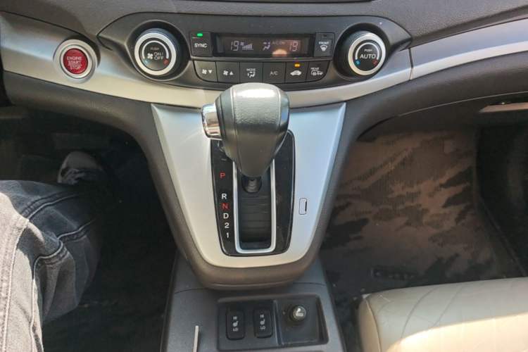 Used Honda CR-V 2013 2.4L two-wheel drive luxury version Gear Lever