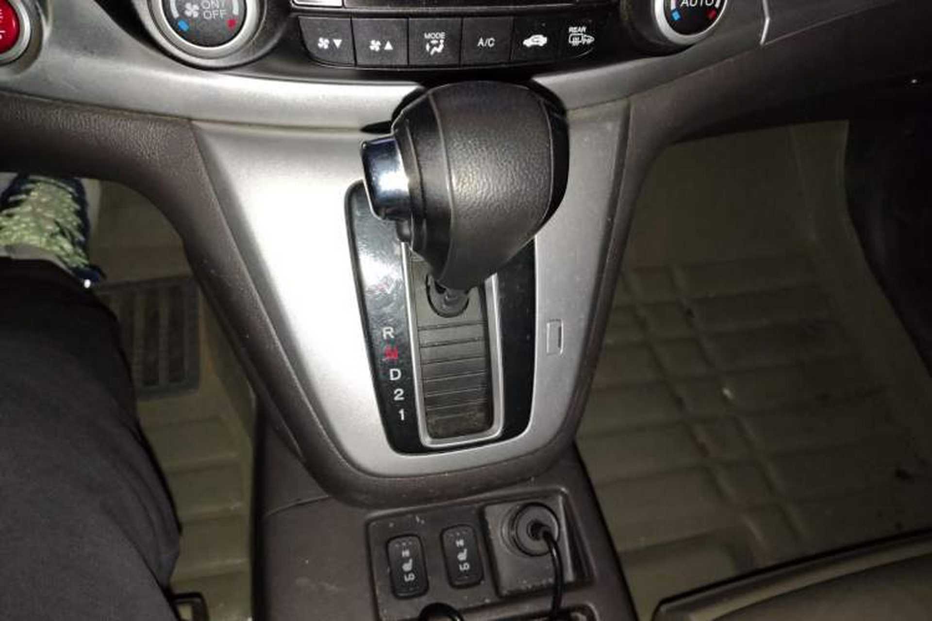 Used Honda CR-V 2013 2.4L four-wheel drive luxury version Gear Lever
