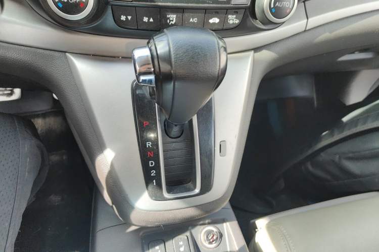 Used Honda CR-V 2013 2.4L two-wheel drive luxury version Gear Lever
