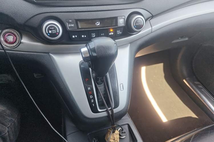 Used Honda CR-V 2013 2.4L two-wheel drive luxury version Gear Lever