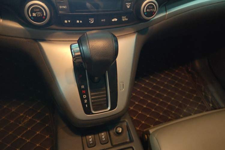 Used Honda CR-V 2013 2.4L two-wheel drive luxury version Gear Lever