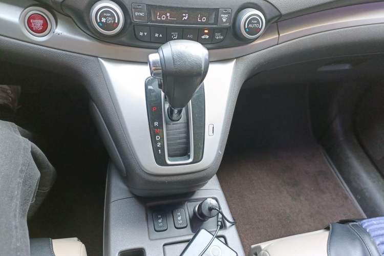 Used Honda CR-V 2013 2.4L four-wheel drive luxury version Gear Lever
