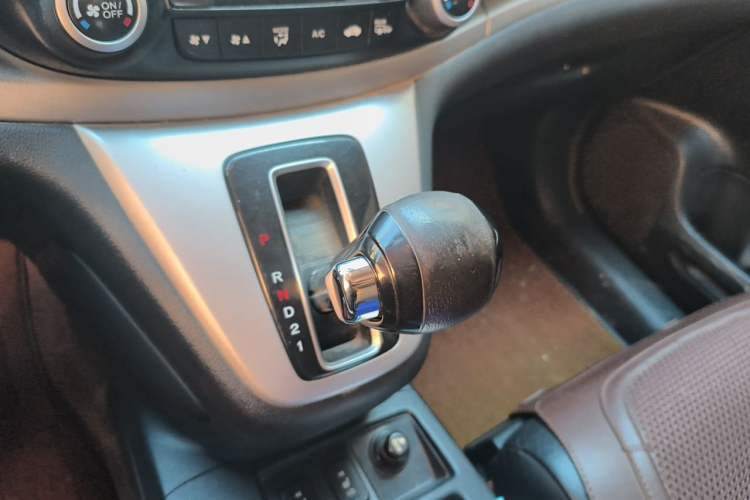 Used Honda CR-V 2013 2.4L four-wheel drive luxury version Gear Lever