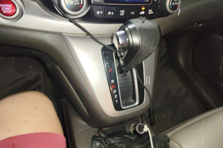 Used Honda CR-V 2013 2.4L two-wheel drive luxury version Gear Lever