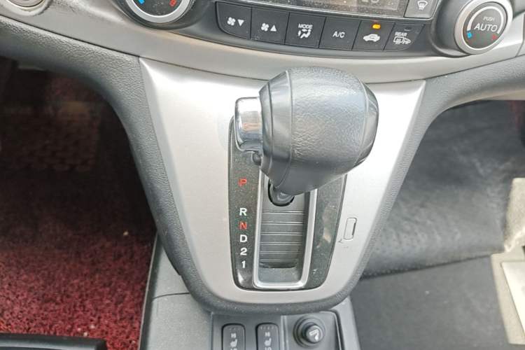 Used Honda CR-V 2013 2.4L two-wheel drive luxury version Gear Lever