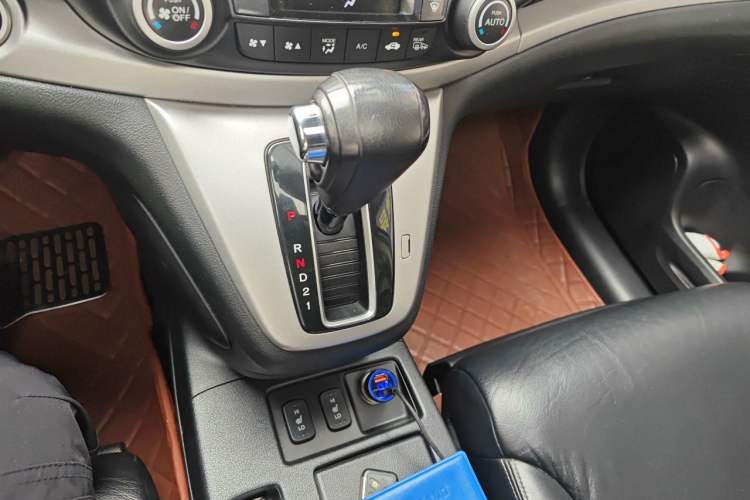 Used Honda CR-V 2013 2.4L two-wheel drive luxury version Gear Lever