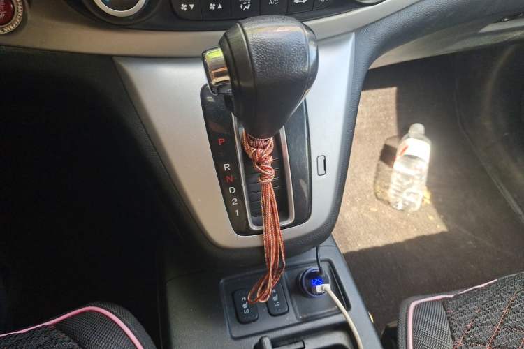 Used Honda CR-V 2013 2.4L four-wheel drive luxury version Gear Lever