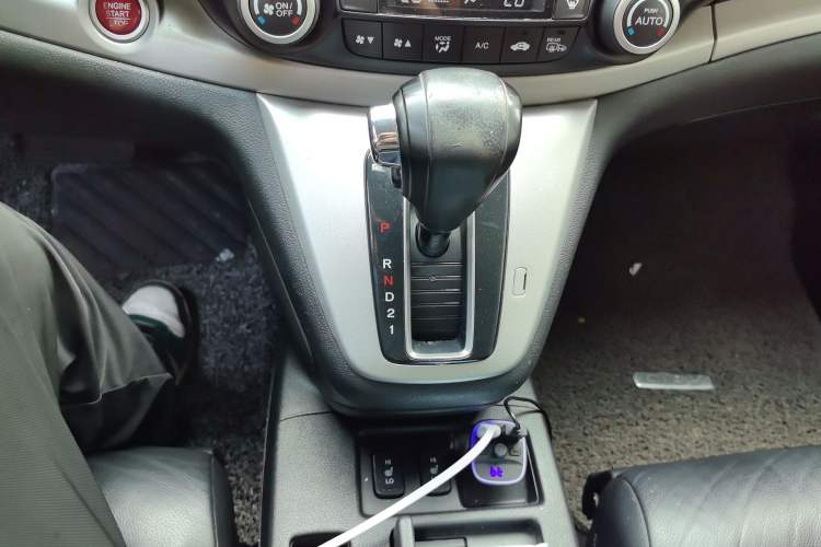 Used Honda CR-V 2013 2.4L two-wheel drive luxury version Gear Lever