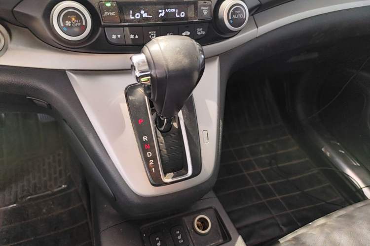 Used Honda CR-V 2013 2.4L two-wheel drive luxury version Gear Lever