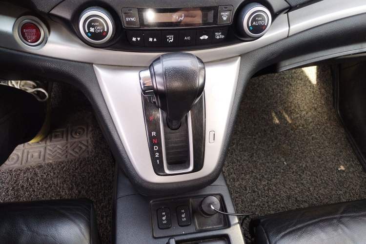 Used Honda CR-V 2013 2.4L two-wheel drive luxury version Gear Lever