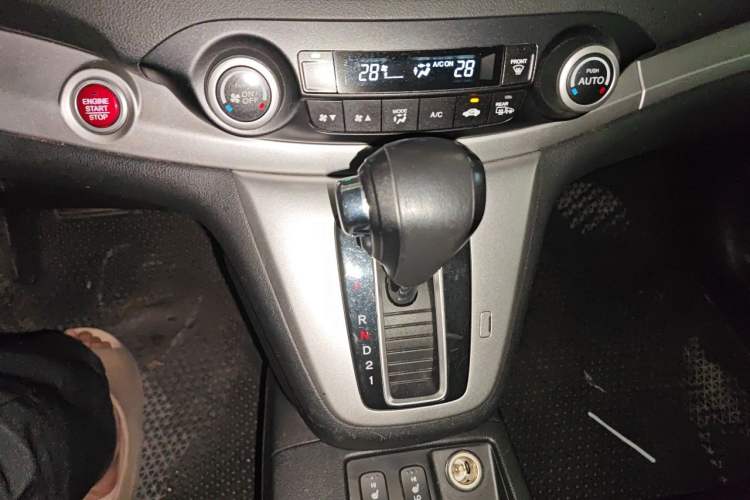 Used Honda CR-V 2013 2.4L four-wheel drive luxury version Gear Lever