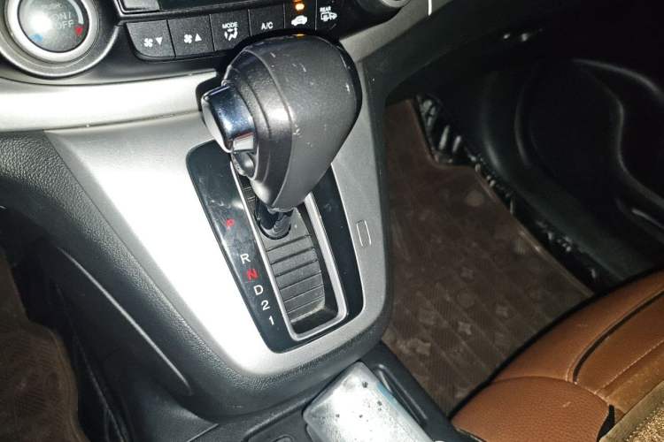 Used Honda CR-V 2013 2.4L two-wheel drive luxury version Gear Lever