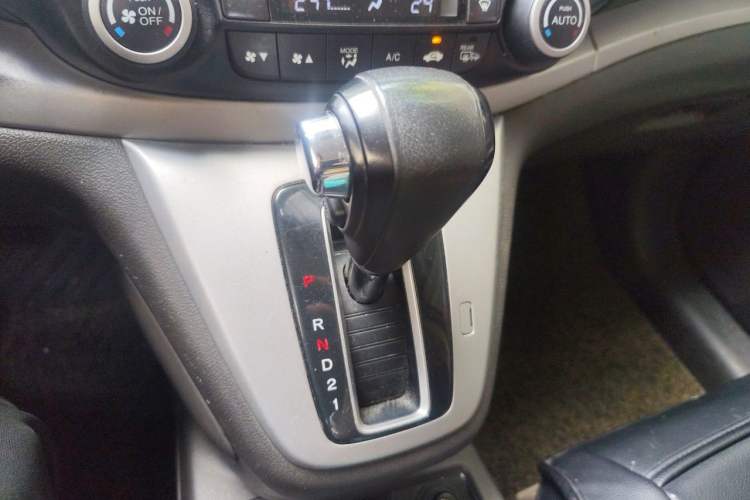 Used Honda CR-V 2013 2.4L two-wheel drive luxury version Gear Lever