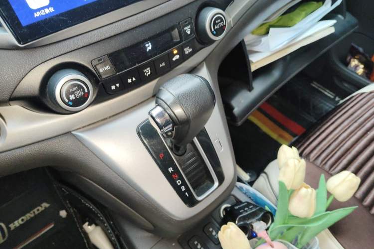 Used Honda CR-V 2013 2.4L four-wheel drive luxury version Gear Lever