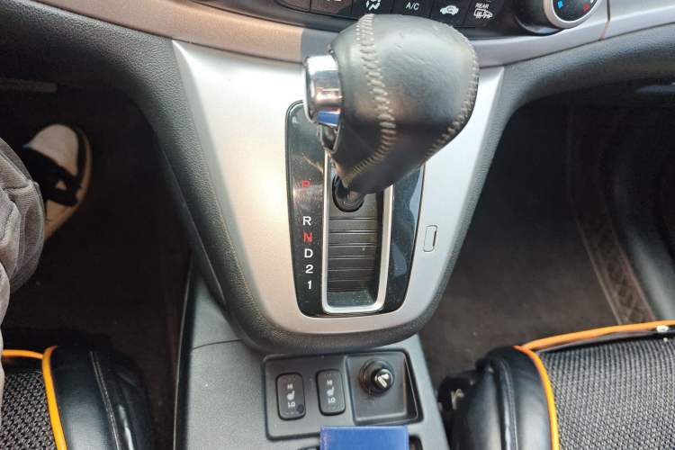 Used Honda CR-V 2013 2.4L four-wheel drive luxury version Gear Lever