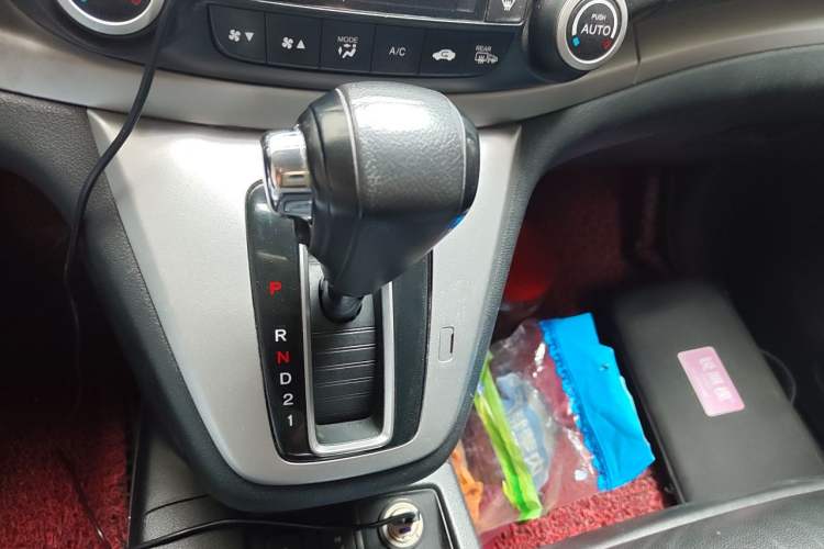 Used Honda CR-V 2013 2.4L four-wheel drive luxury version Gear Lever