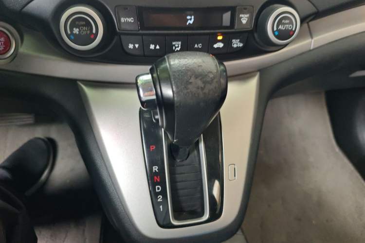 Used Honda CR-V 2013 2.4L two-wheel drive luxury version Gear Lever