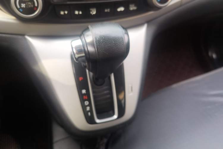 Used Honda CR-V 2013 2.4L four-wheel drive luxury version Gear Lever
