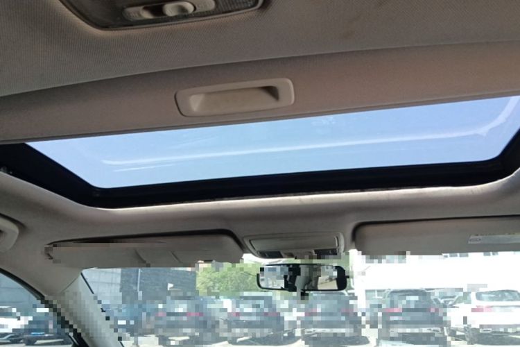 Used Honda CR-V 2013 2.4L two-wheel drive luxury version Headliner