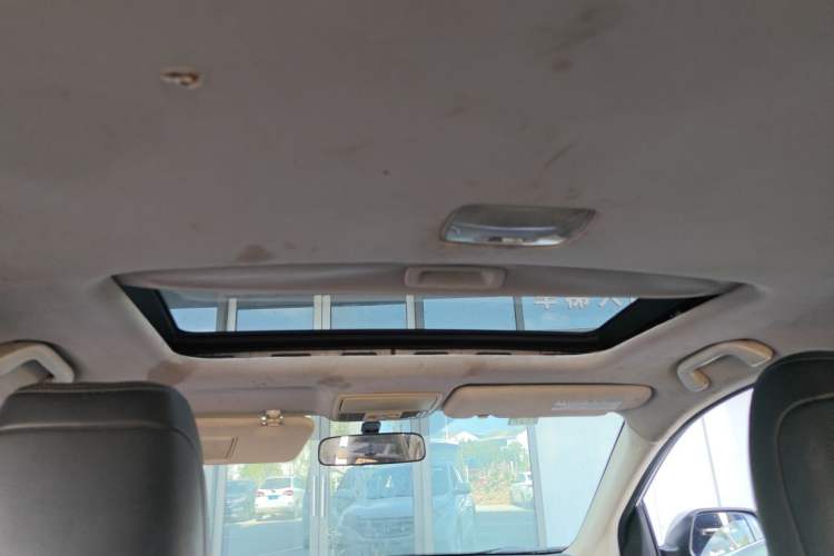 Used Honda CR-V 2013 2.4L two-wheel drive luxury version Headliner