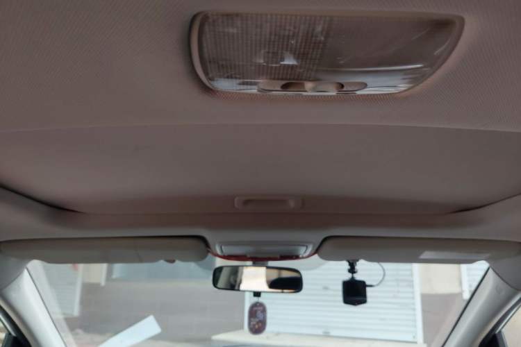 Used Honda CR-V 2013 2.4L two-wheel drive luxury version Headliner