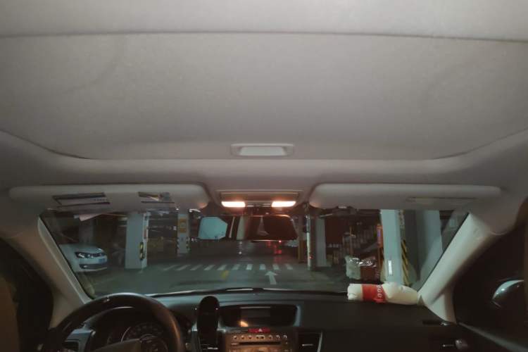 Used Honda CR-V 2013 2.4L two-wheel drive luxury version Headliner