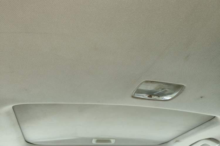 Used Honda CR-V 2013 2.4L two-wheel drive luxury version Headliner