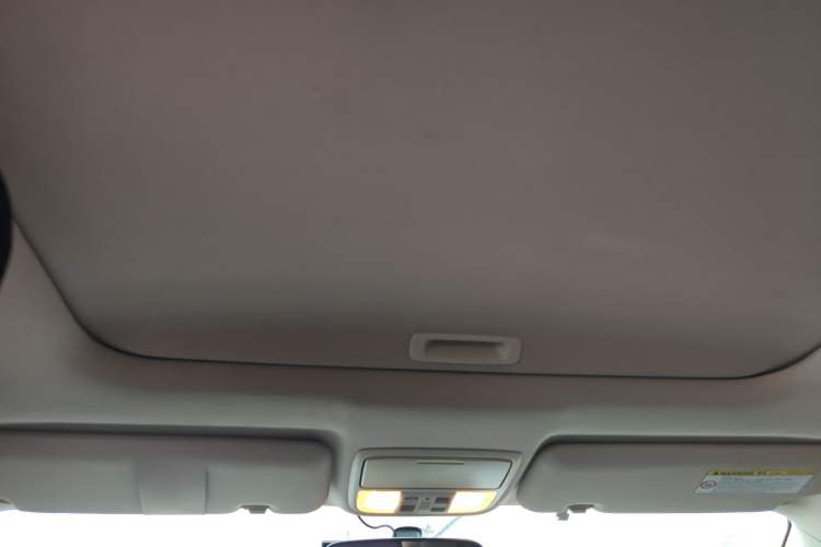 Used Honda CR-V 2013 2.4L two-wheel drive luxury version Headliner