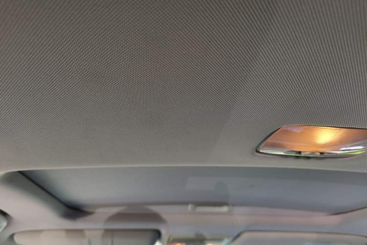 Used Honda CR-V 2013 2.4L four-wheel drive luxury version Headliner