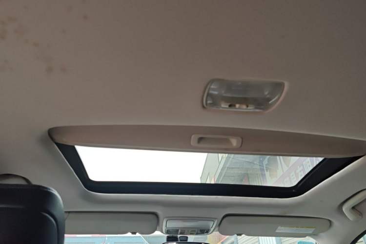 Used Honda CR-V 2013 2.4L two-wheel drive luxury version Headliner