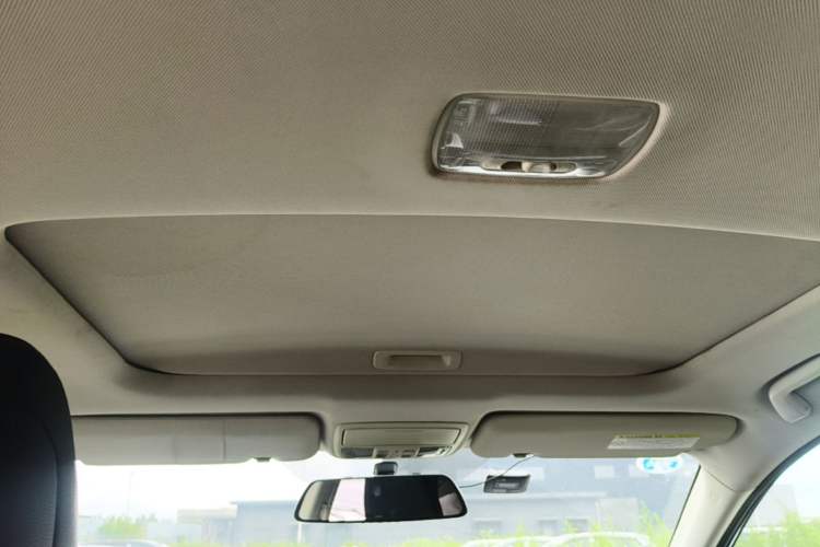 Used Honda CR-V 2013 2.4L two-wheel drive luxury version Headliner