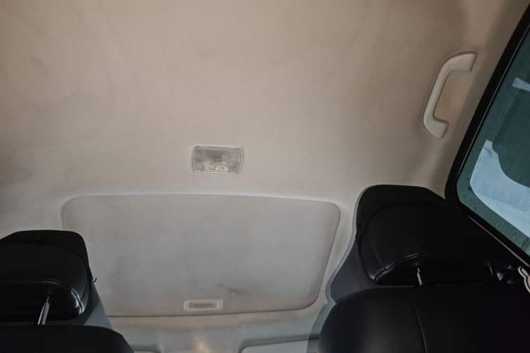 Used Honda CR-V 2013 2.4L four-wheel drive luxury version Headliner