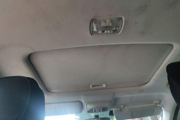 Used Honda CR-V 2013 2.4L two-wheel drive luxury version Headliner