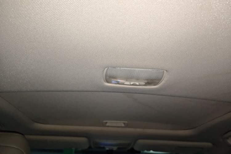 Used Honda CR-V 2013 2.4L four-wheel drive luxury version Headliner