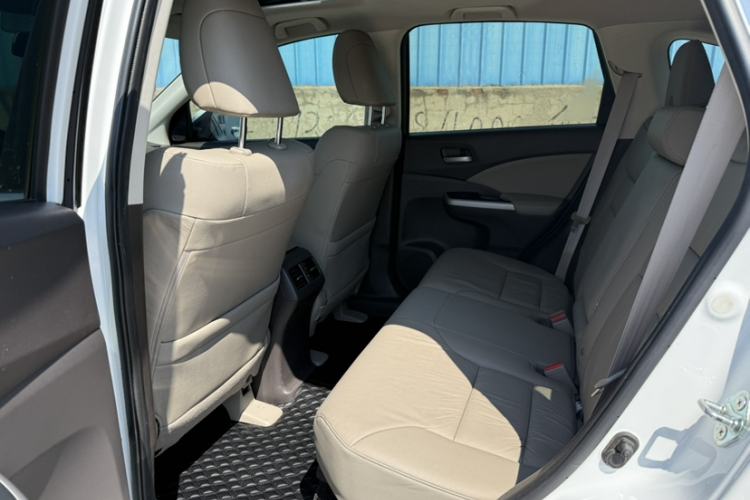Used Honda CR-V 2013 2.4L two-wheel drive luxury version Interior 1