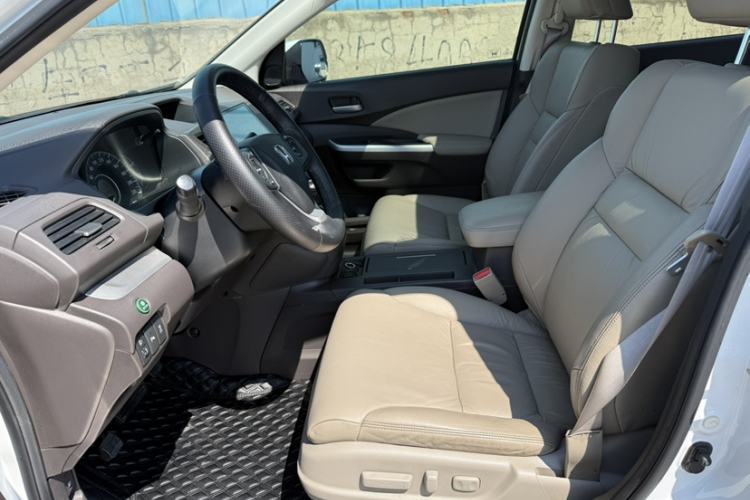 Used Honda CR-V 2013 2.4L two-wheel drive luxury version Interior 3