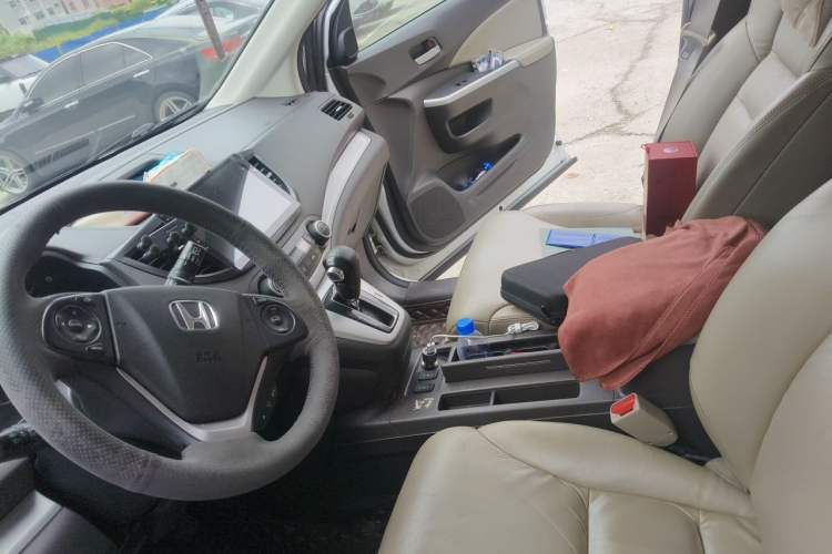 Used Honda CR-V 2013 2.4L four-wheel drive luxury version Left Front Seat