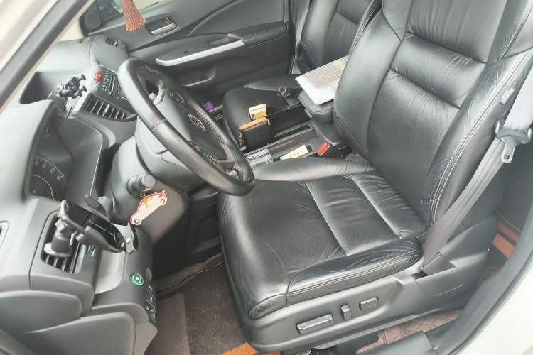 Used Honda CR-V 2013 2.4L four-wheel drive luxury version Left Front Seat