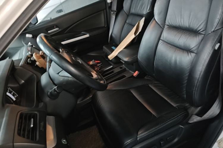Used Honda CR-V 2013 2.4L four-wheel drive luxury version Left Front Seat